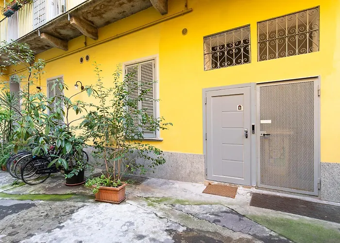 Apartament La Vecchia Milano-les Nubles Vannucci - Il Ballatoio E Il Cortile Mediolan