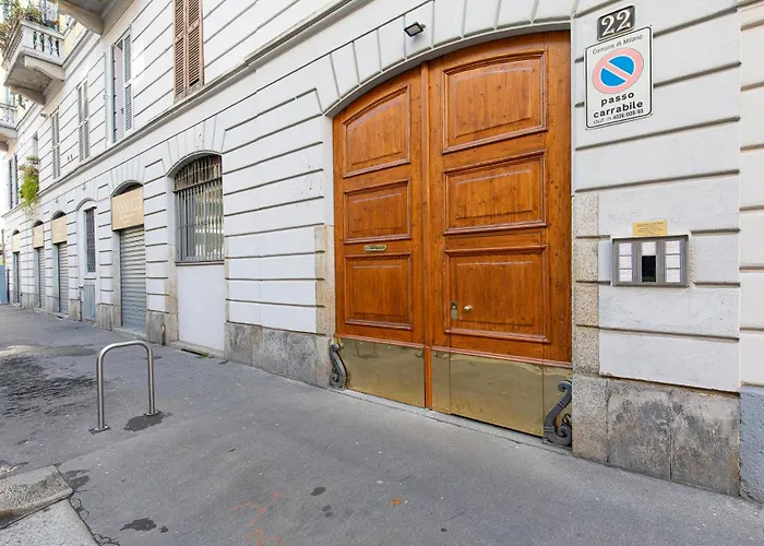 Apartament La Vecchia Milano-les Nubles Vannucci - Il Ballatoio E Il Cortile