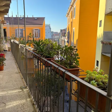 La Vecchia Milano-les Nubles Vannucci - Il Ballatoio E Il Cortile ميلان